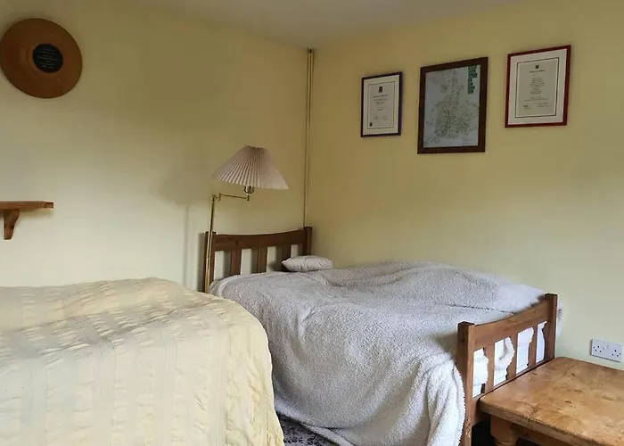 Never To Be Booked يورك